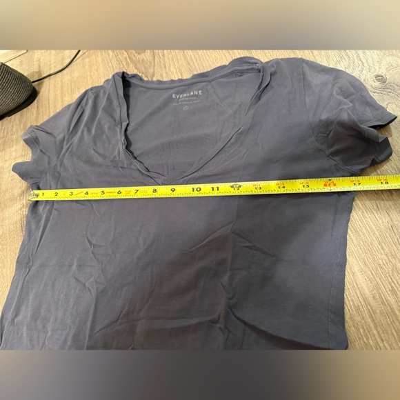 Everlane Women’s V-Neck Supima Cotton Tshirt Blue Small - Picture 4 of 6